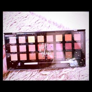 Profusion gorgeous 24 eyeshadow palette